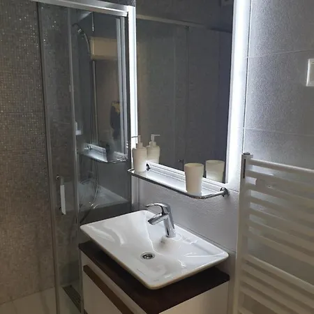 Viktoria Apartamento *