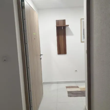 Viktoria Apartamento *