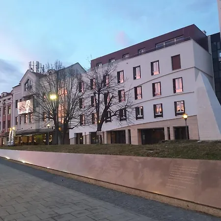 Viktoria *